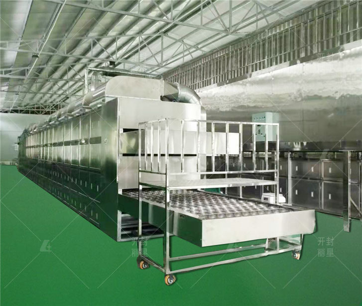 PP电子游戏碗装粉丝加工设备封关式运行，保险制品质量