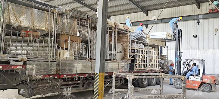 PP电子游戏发往陕西宝鸡的一车粉丝烘干线已经到达