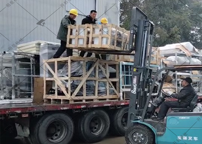 PP电子游戏发往四川的一车酸辣粉加工设备已经到达
